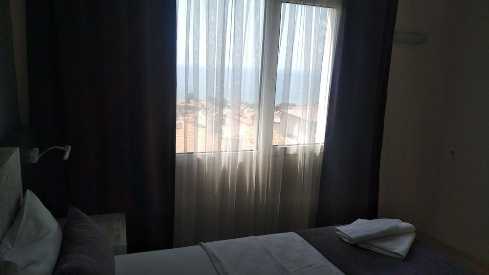 Barış Otel 2*